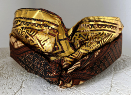 Udeng. Traditioneel Balinees hoofddeksel voor mannen. Omtrek 60 cm.