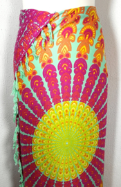 Sarong pauw, multi color. Symbool van onsterfelijkheid.