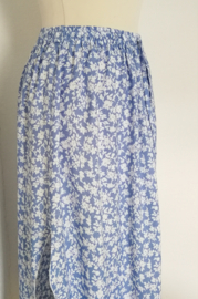 De Bali zomerhit. Rok 'blossom dua'. Passend t/m maat 40.