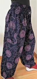 Broek 'Bali Art' paars/roze. Maat 44 t/m 48.