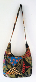 Schoudertas 38 x 29 cm. Hoofdvak en zijvak met rits. Gevoerd.