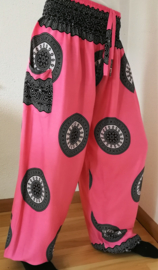 Broek 'Mandala flamingo roze. Maat 42 t/m 50.