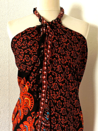 Sarong pauw, zwart/rood/multi.  Symbool van onsterfelijkheid.
