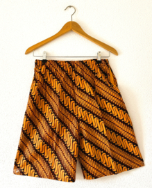 Batik herenshort. Maat 44/46.