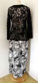Traditionele kebaya set. Maat 42.