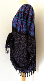 Sarong vest pauw, dieppaars/hemelsblauw/zwart.  Maat 36 t/m 50.