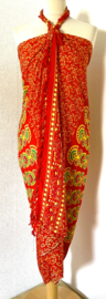 Sarong pauw, rood/geel/multi.  Symbool van onsterfelijkheid.