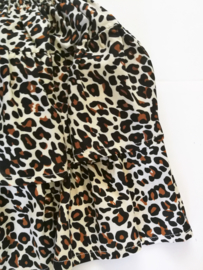 Stroken rokje tijgerprint. Elastische taille tot 65 cm. lengte 45 cm. Maat 134-158/ 9-13 jaar. 100% rayon.