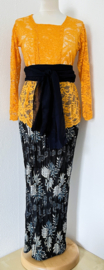 Traditionele Balinese set. Maat 42.