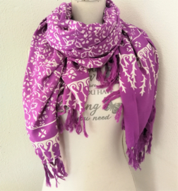 Batik sarong 'Purple Dream'. 120x160 cm met sarongknoop. Wasbaar op 30 graden. 100 % rayon.
