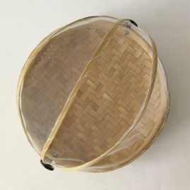 Ronde bamboe natural gaasmand. Met scharnierend net op kokosschroef. Diameter 24 cm.