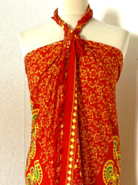 Sarong pauw, rood/geel/multi.  Symbool van onsterfelijkheid.