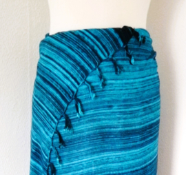 Sarong Stripe biru.