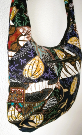 Schoudertas 38 x 29 cm. Hoofdvak en zijvak met rits. Gevoerd.