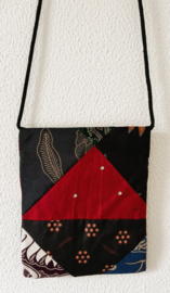 Prachtig batik patchwork schoudertasje.