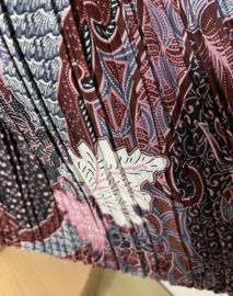 Batik uit Java. Authentieke rok plissé. Maatbereik 36 t/m 40.