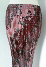 Batik uit Java. Authentieke rok plissé.  Maatbereik 36 t/m 42.
