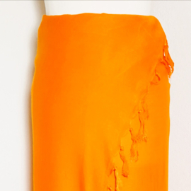 Sarong oranje.