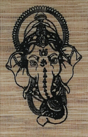 Spreukdoek Ganesha. Op jute geverfd. Afmeting 36 x 98 cm.
