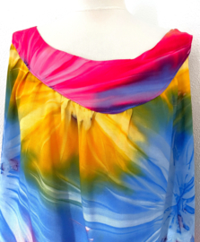 Heerlijk wijd tie dye jurkje.  One size voor maat 44/46.
