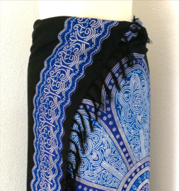 Sarong Mandala diep blauw/zwart.