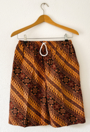Batik herenshort. Maat 44/46.
