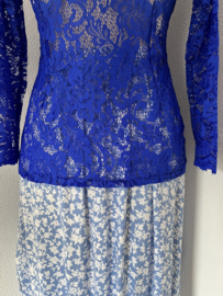 Traditionele kebaya set. Maat 38.