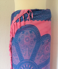 Sarong Mandala, roze/ blauw tinten.
