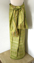 Luxe en authentieke traditionele Balinese set. Maat 54.