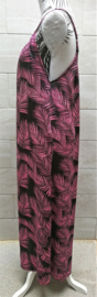 Heerlijk maxi jurkje met verstelbare spaghetti bandjes Bali blad. Wijde armsgaten. Bovenwijdte 106 cm, heup 120 cm.100% rayon. Maat 40 t/m 42.