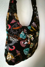 Schoudertas 38 x 29 cm. Hoofdvak en zijvak met rits. Gevoerd.