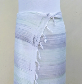 Sarong pastel tiga. 