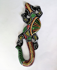 Gekko. Symbool van geluk. Gemaakt door de Balinese aboriginals. Laat hem tegen de muur opkruipen. 20 cm.