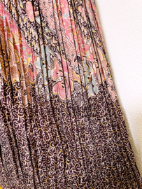 Batik uit Java. Authentieke rok plissé. Maatbereik 40/42.