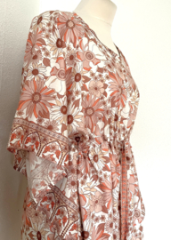 Balinees tuniek jurkje, dé 2026 trend in Indonesie.