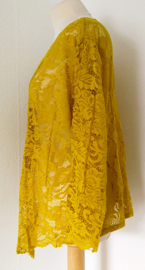 Traditionele Balinese kanten kebaya mosterd. Maat 54/56.