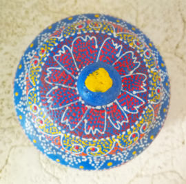 Grote sierpot met vast deksel. Balinees handwerk. 14 cm.