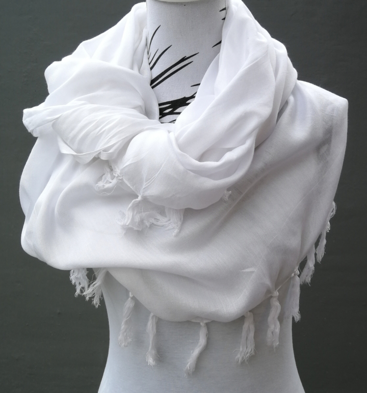 Veroveren Rechtzetten Spookachtig Sarong wit. 115x150 cm 100% Rayon (kunstzijde) wasbaar op 30 graden. Met  sarongknoop. | Koopjes | Mooi uit Bali