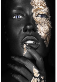 AluArt Kunstwerk - Dark-skinned Girl with fingers (gold)