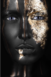 AluArt Kunstwerk - Dark-skinned Girl close up