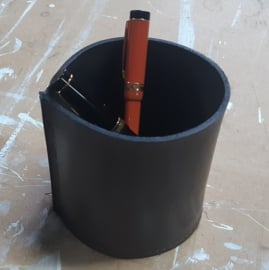LIAM'S  Pennenbeker - kleur DONKERBRUIN - pennenpot - pennenbakje van leer