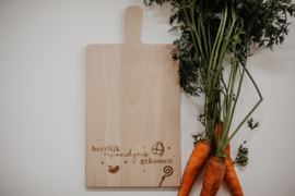 Houten borrelplank | Wie zoet is krijgt lekkers