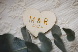 Houten hartjes corsage | gepersonaliseerd