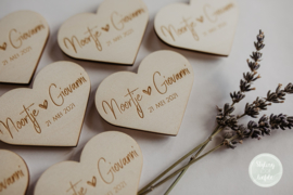 Houten hartjes corsage | gepersonaliseerd