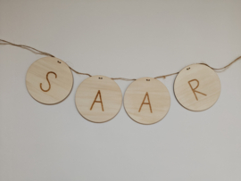 Naamslinger met naam Saar