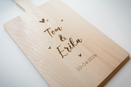 Borrelplank met hartjes - Huwelijkscadeau