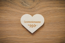 Houten hartjes corsage | ceremoniemeester