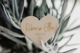 Houten hartjes corsage | gepersonaliseerd