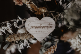 Houten hartjes corsage | gepersonaliseerd