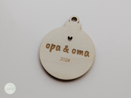 Kerstbal hout | Opa & Oma 2024